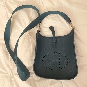 Brand new Hermès Evelyne 16 Amazone bag	
Green